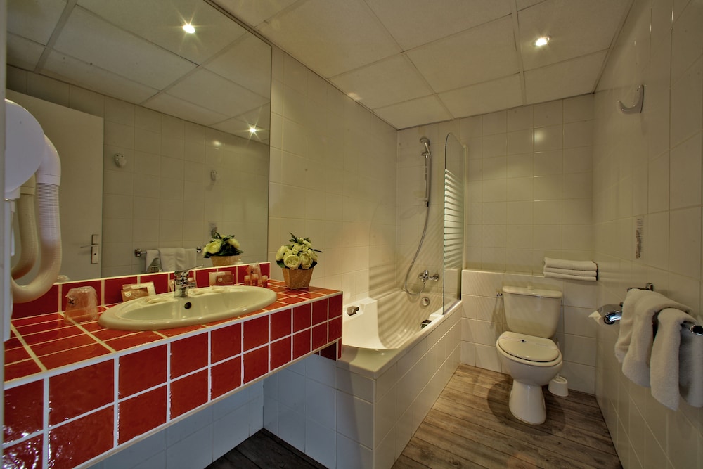 Hotel the Originals de Bordeaux Bergerac 25/68
