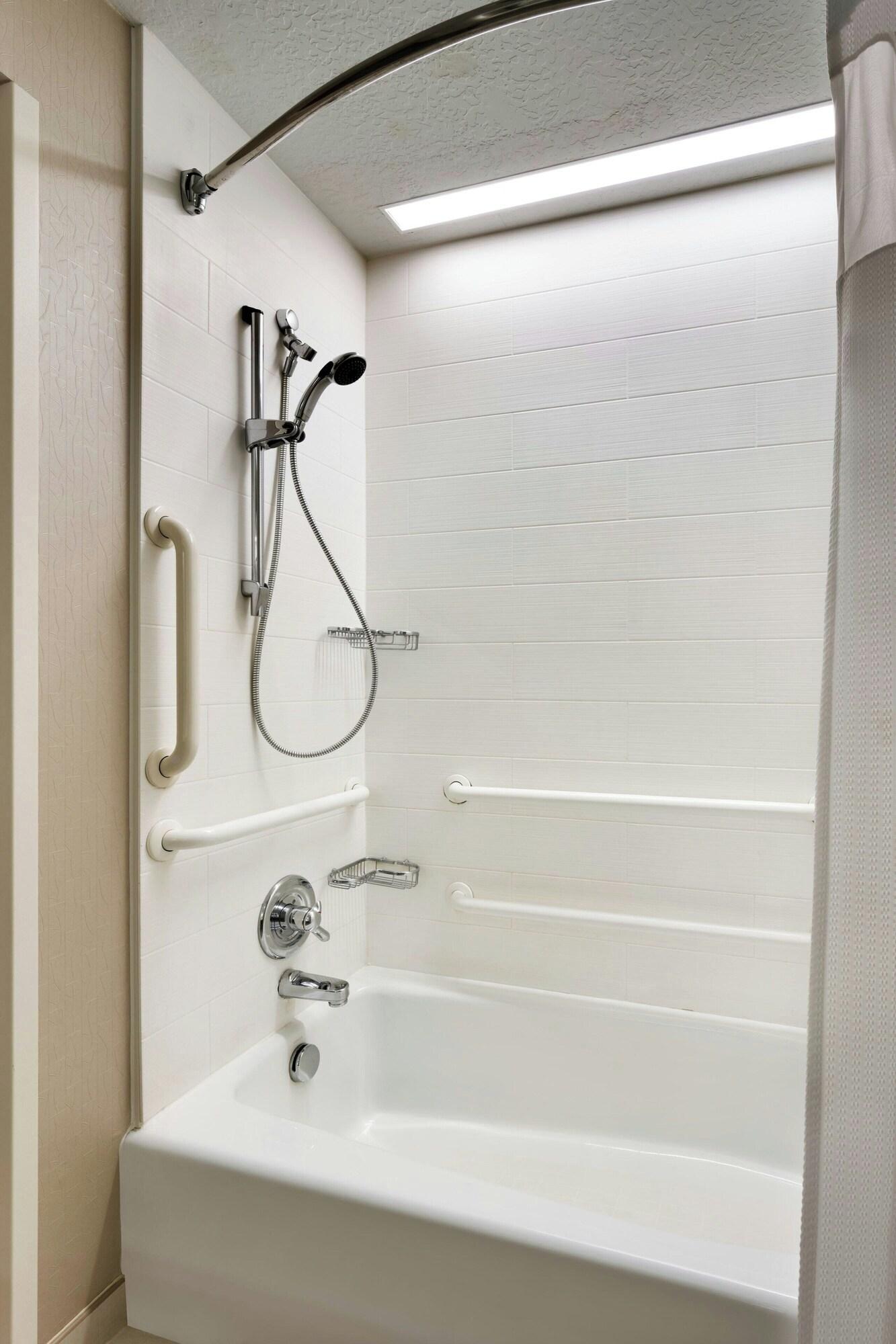 استوديو بسرير كينج لذوي الإعاقة، Springhill Suites Provo 3/5