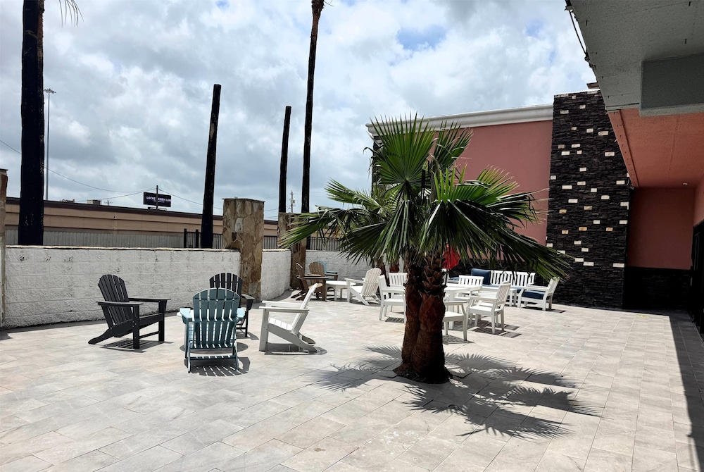 Super 8 by Wyndham Corpus Christi Airport 47/51