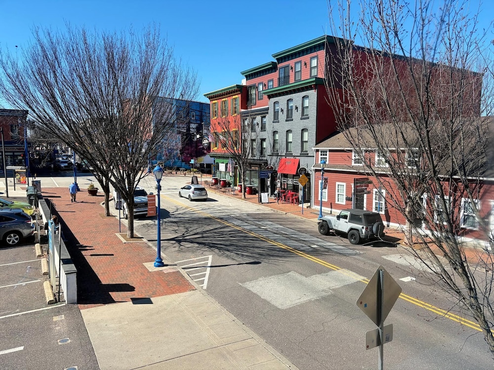 MainStay Inn 41/46