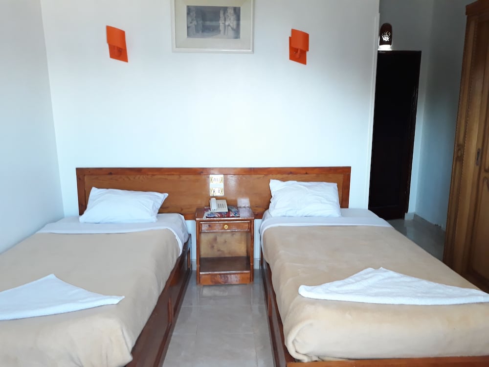 DELUXE, DOUBLE BED, RIVER VIEW, SMOKING