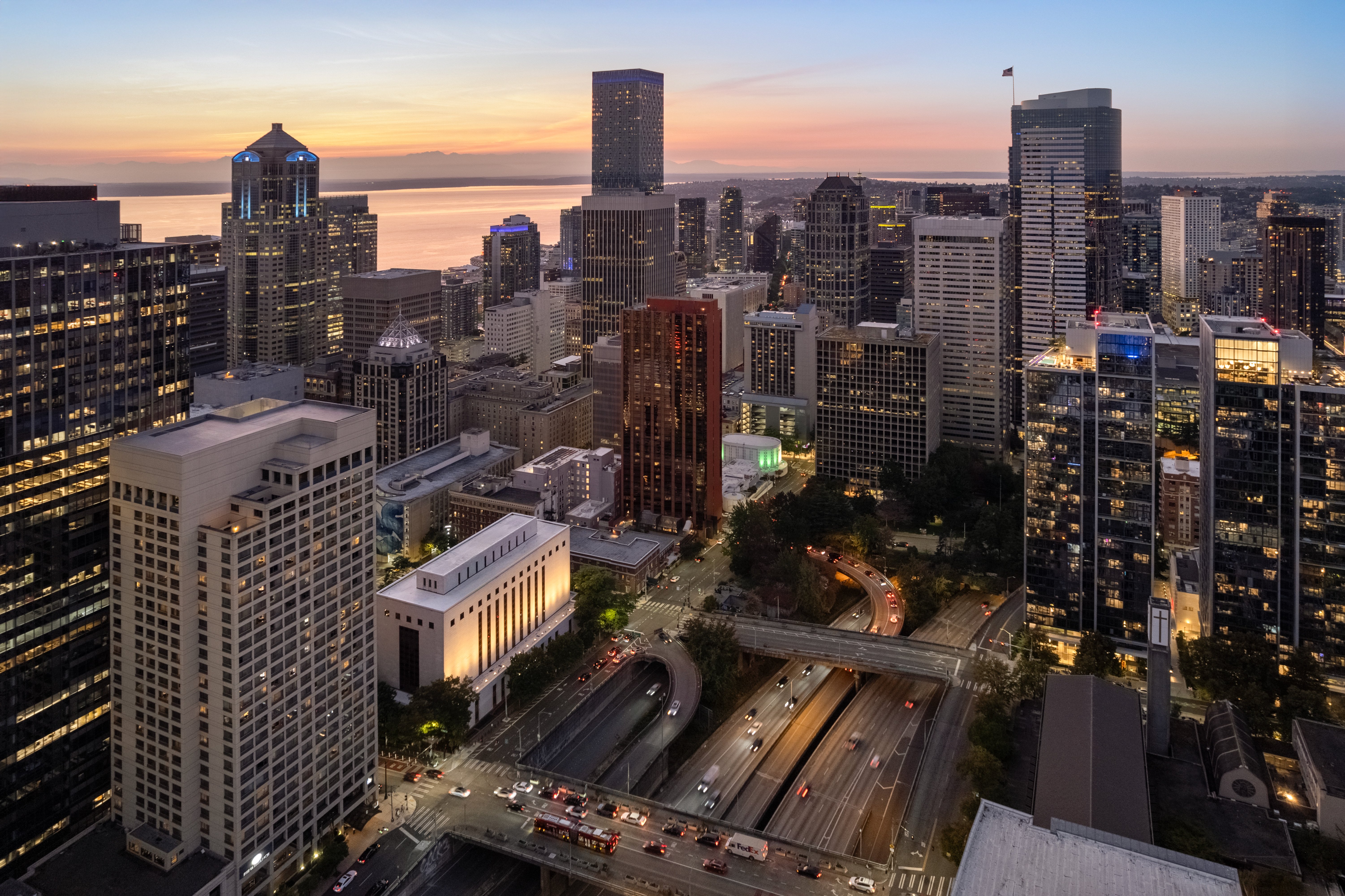Crowne Plaza Seattle Hotel 75/80