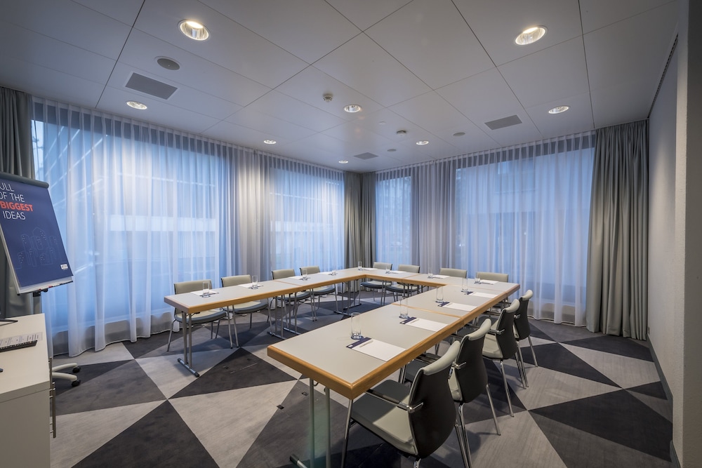 Holiday Inn Express Luzern Kriens 63/76