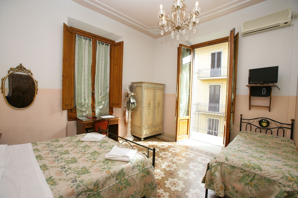 Hotel Desiree 34/62