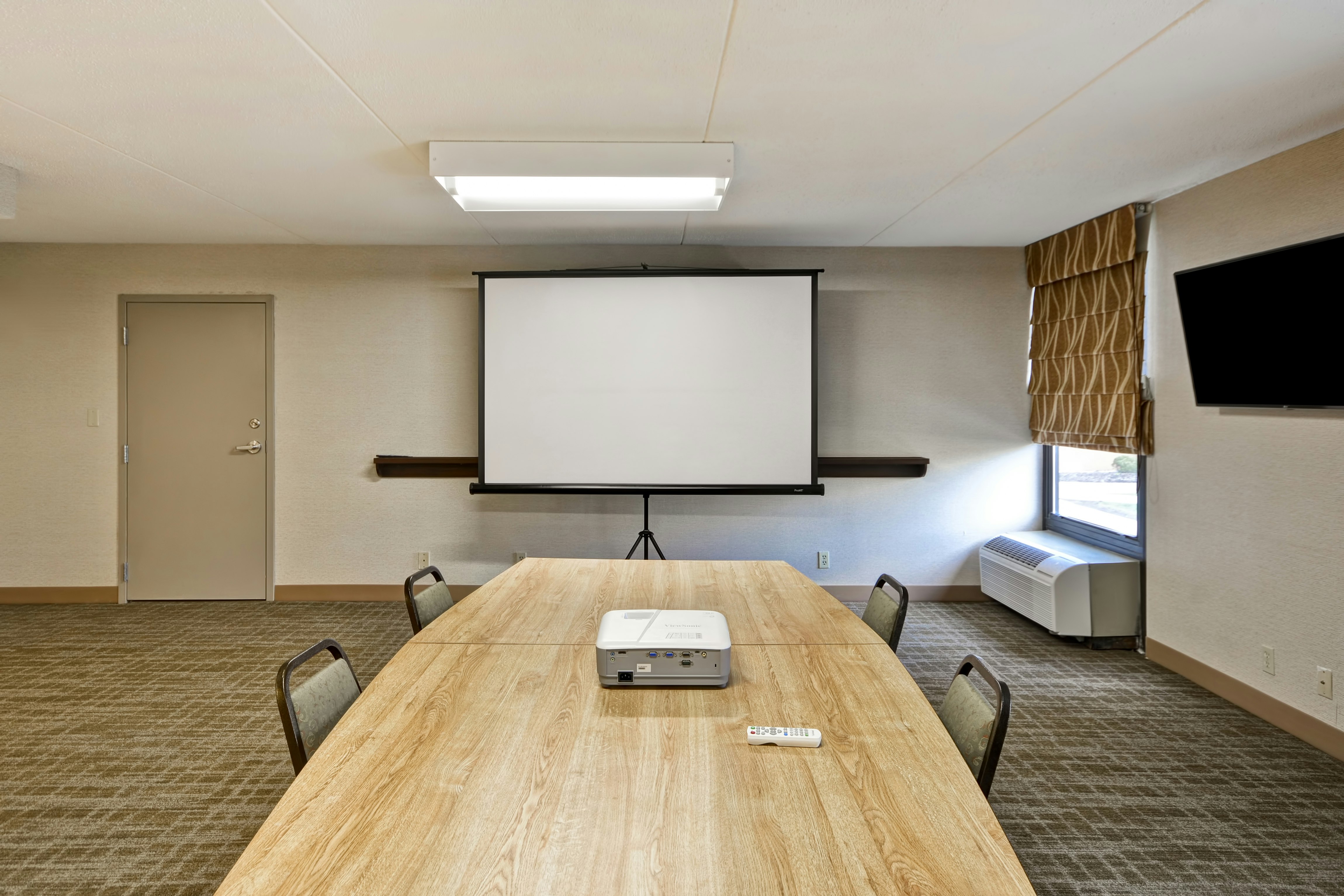 Hampton Inn Detroit/Madison Heights/South Troy 49/56
