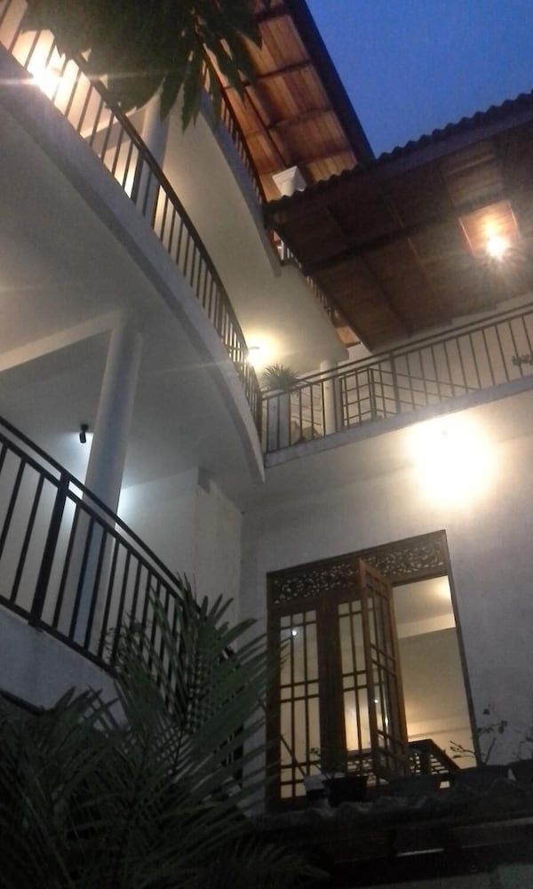 Srimalis Residence 7/32