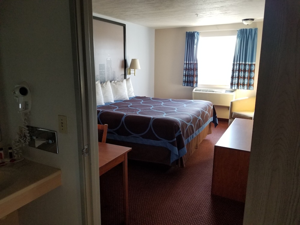 Super 8 by Wyndham Bellingham Airport/Ferndale WA 18/57
