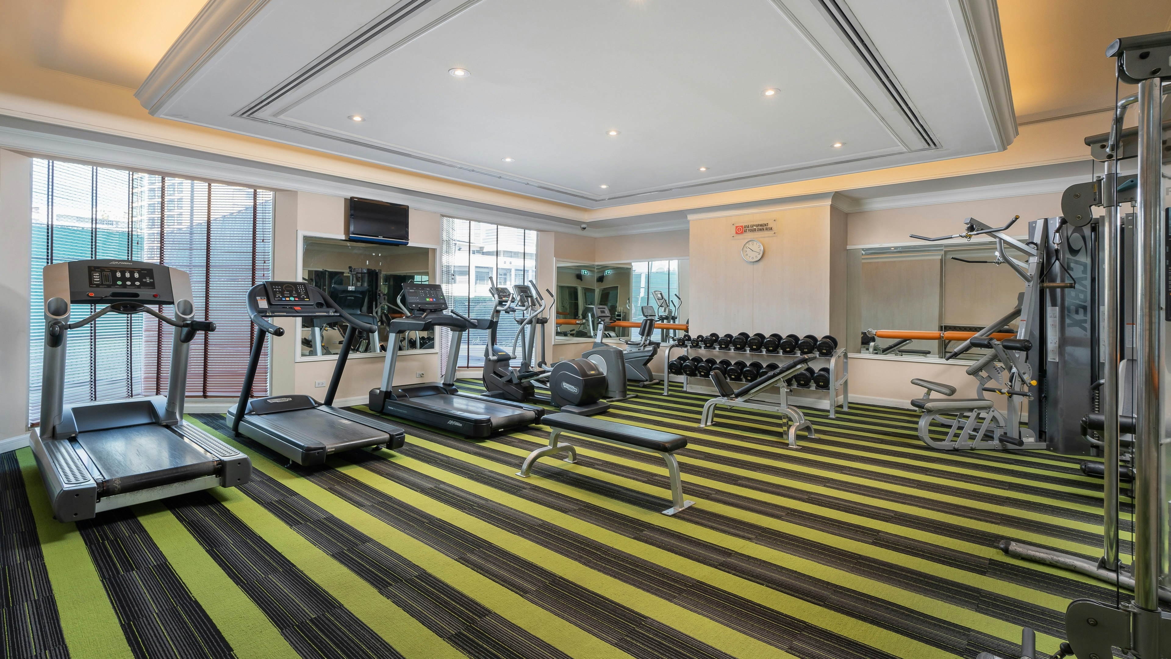 Holiday Inn Bangkok Silom 43/74