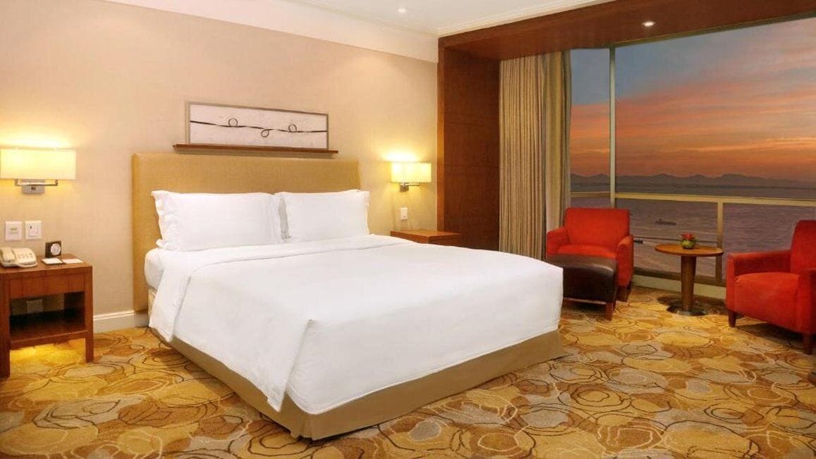 Suite, King Bed, Bay View