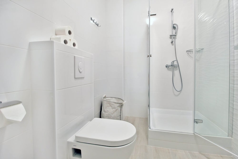 Bacan Family Apartments 23/29