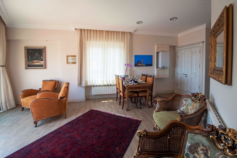 Lir Residence Suites 26/43