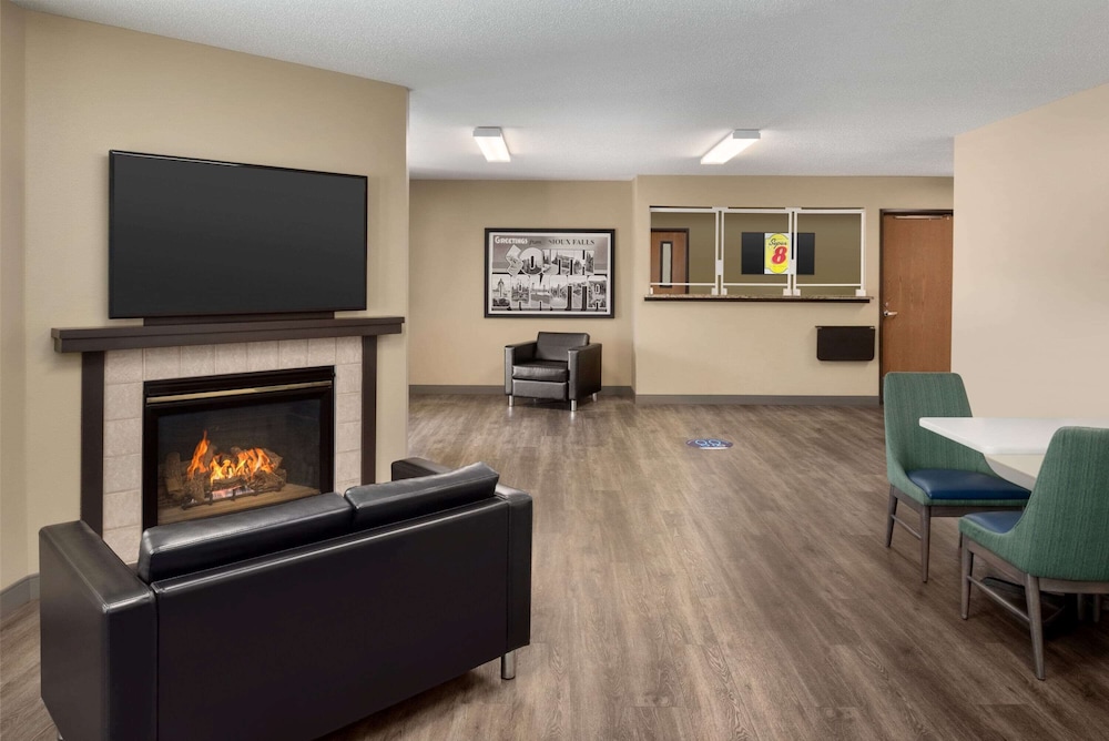 Super 8 by Wyndham Sioux Falls 21/34