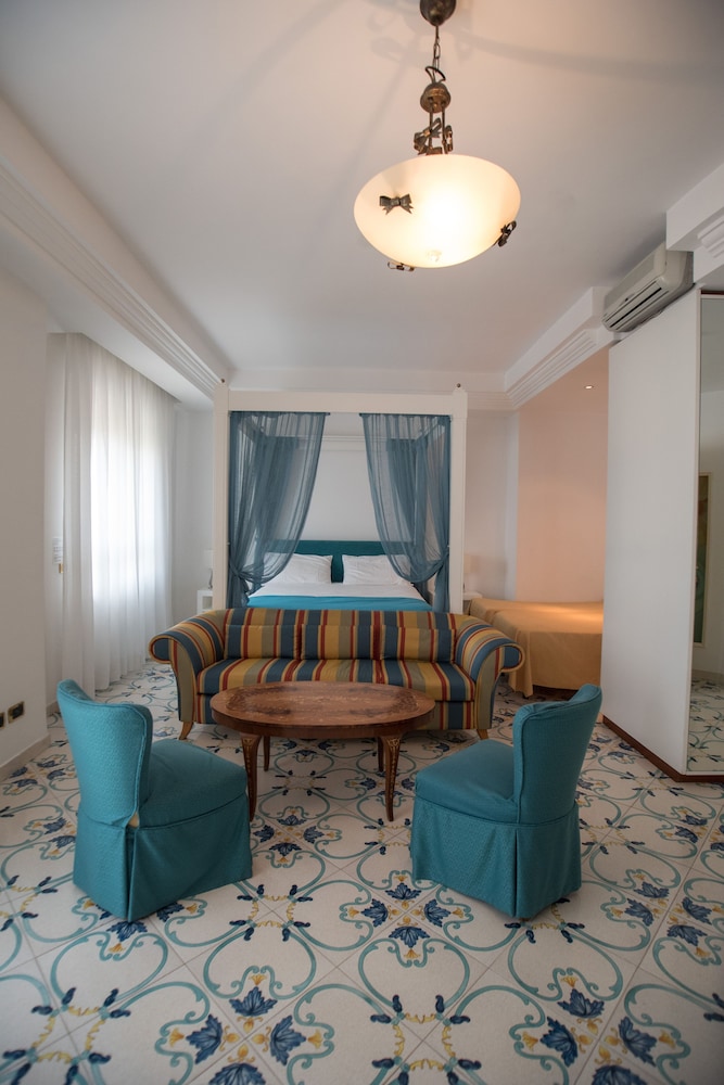 Hotel Villa Maria 45/63