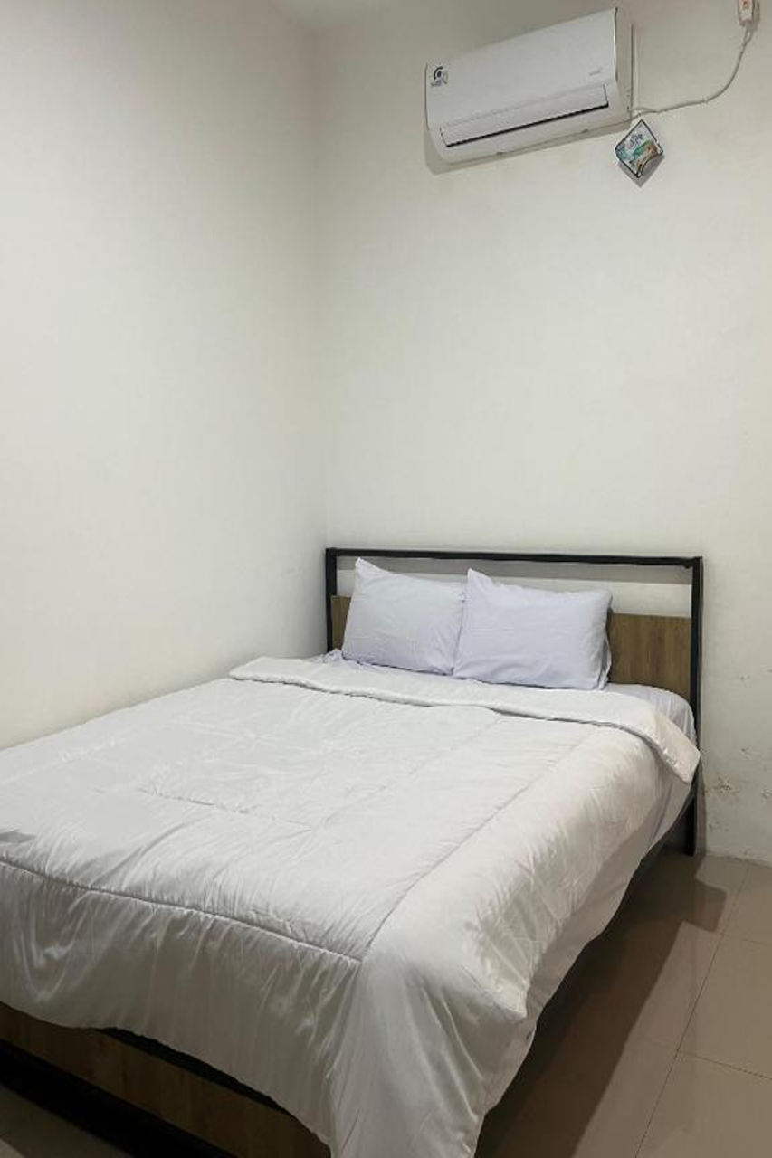 Room at Collection O near Cihampelas Walk formerly De Parleys Rooms, BANDUNG