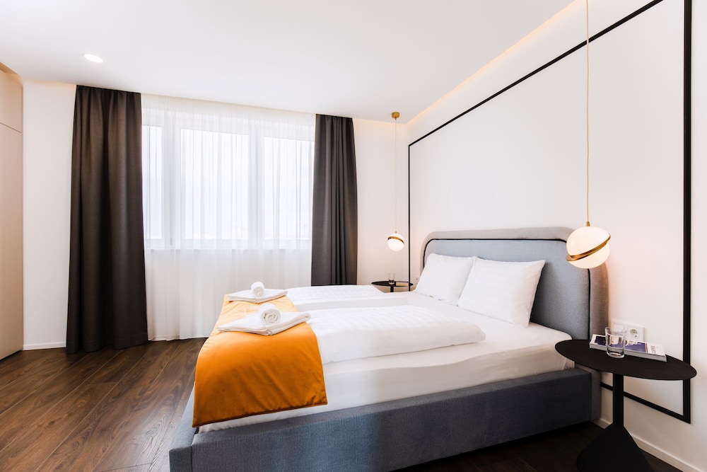 The Amberlyn Suite Hotel 13/50