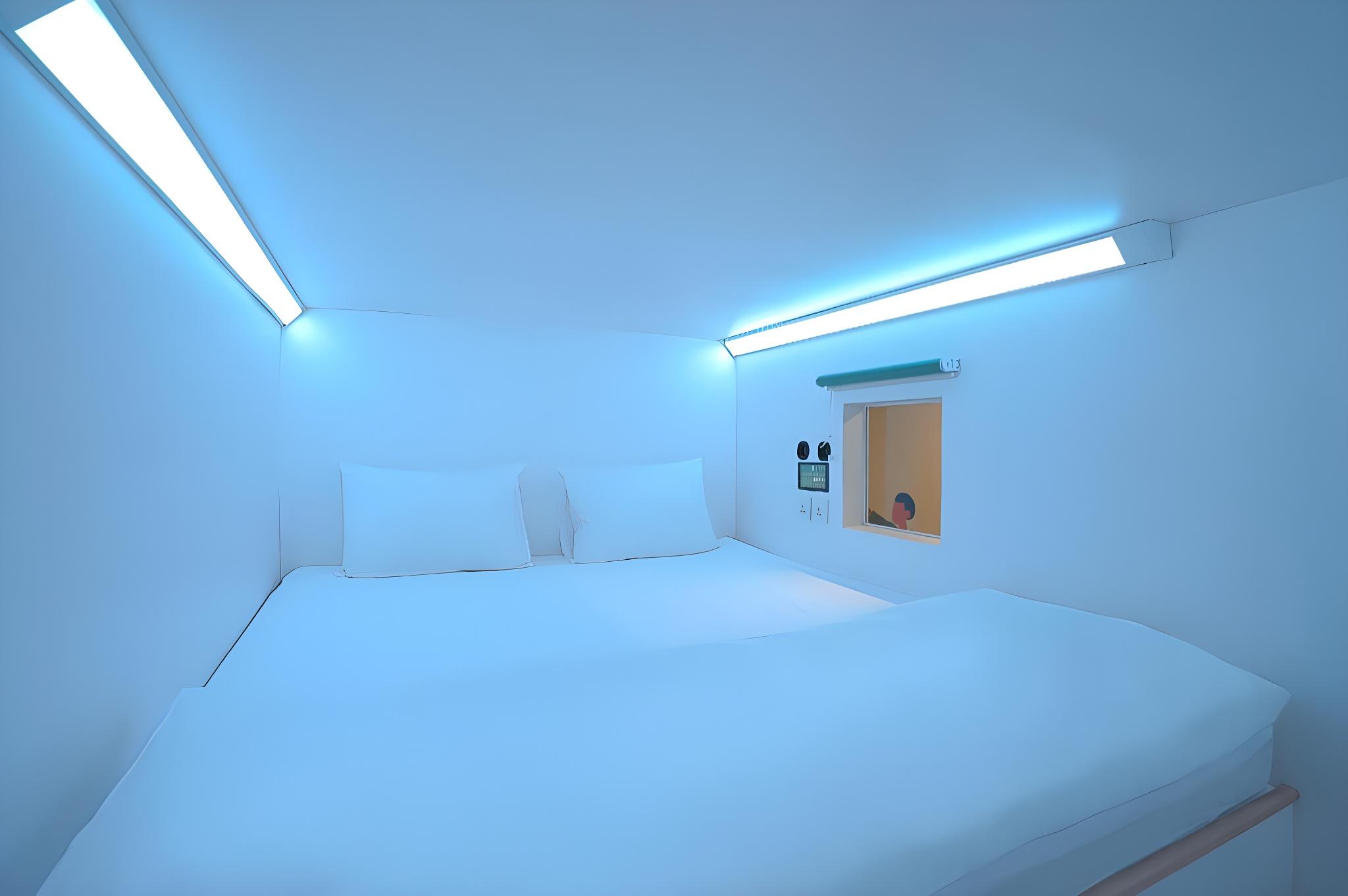 SKY, DOUBLE BED