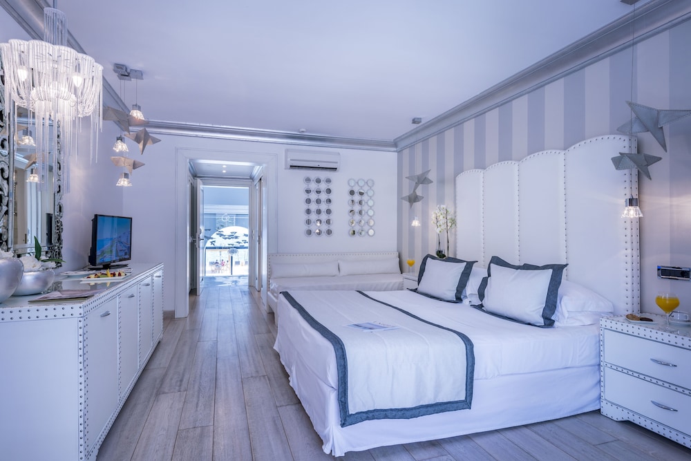 ROOM, TWIN BEDS, MOUNTAIN VIEW