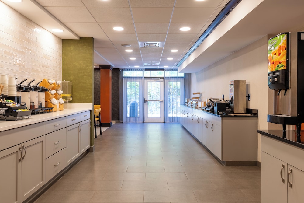 Fairfield Inn Suites Hooksett 10/50