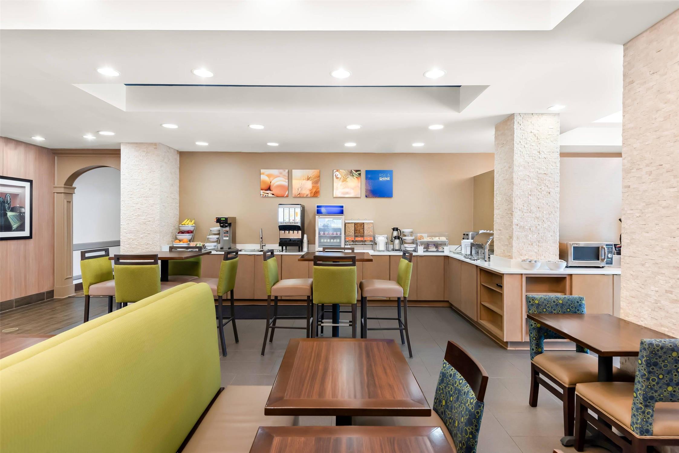 Comfort Suites New Orleans 38/51