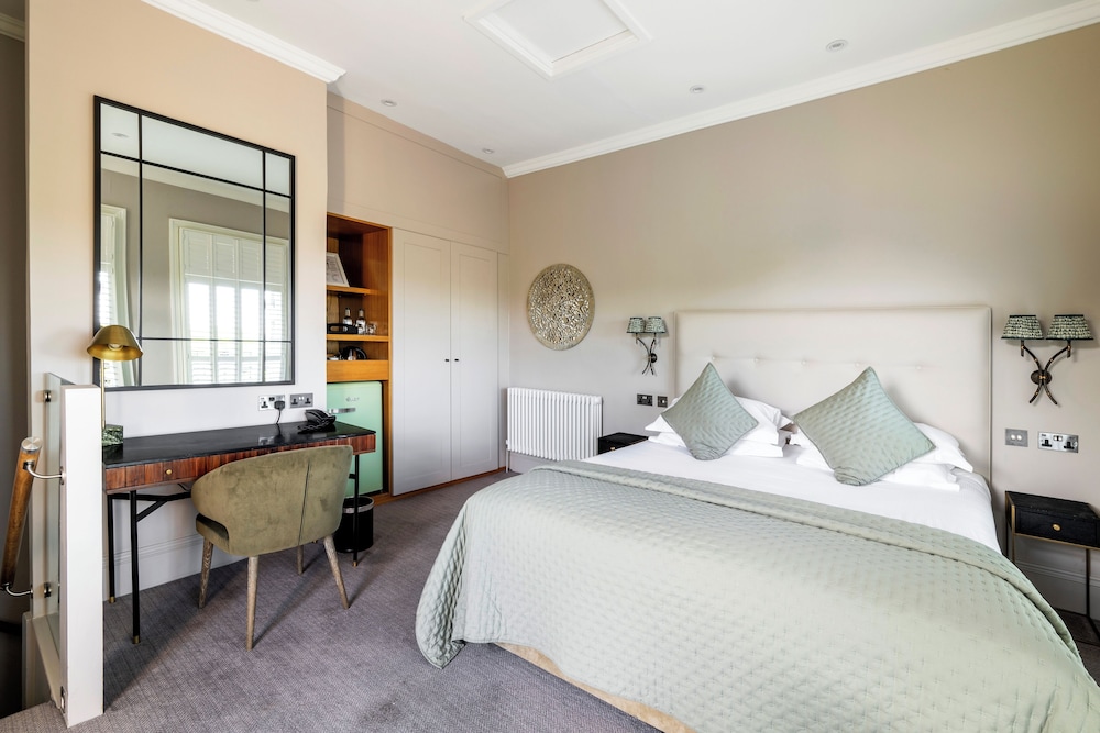 SIGNATURE, DUPLEX, KING BED