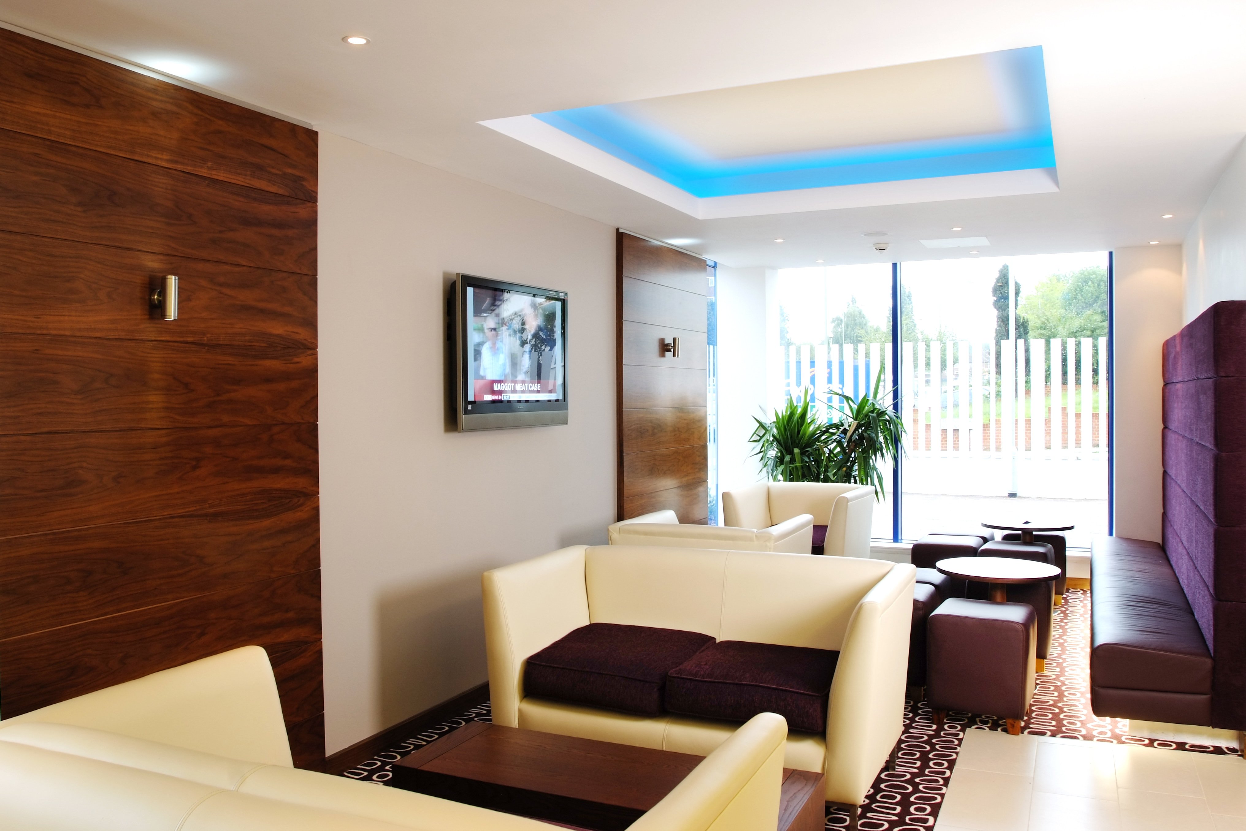 Holiday Inn Express London Golders Green A406 8/19