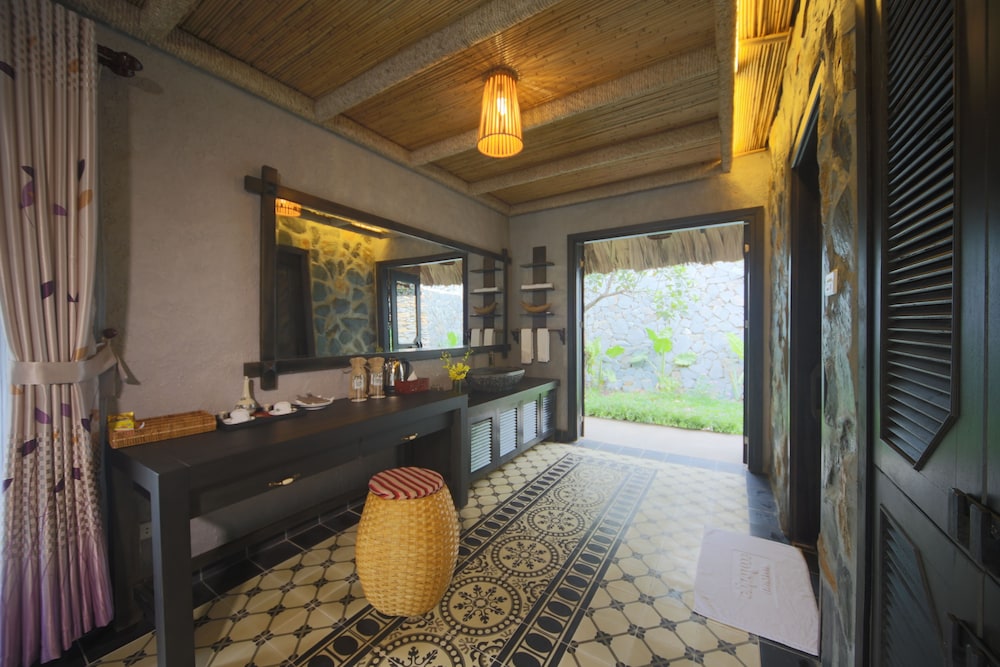 Mai Chau Ecolodge 12/72