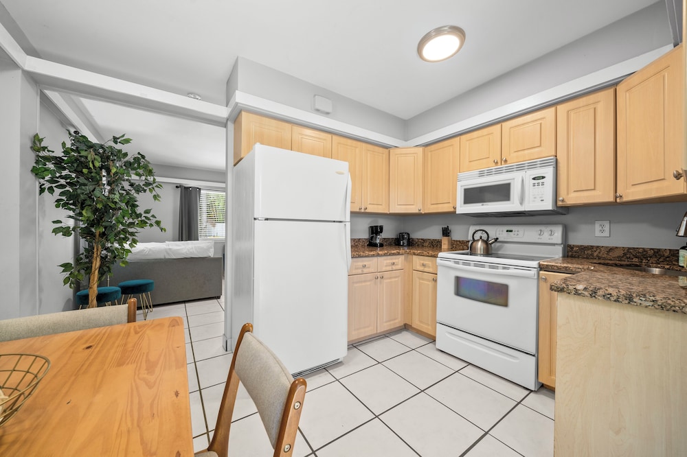 Galleria Apartments by Lowkl 5/50