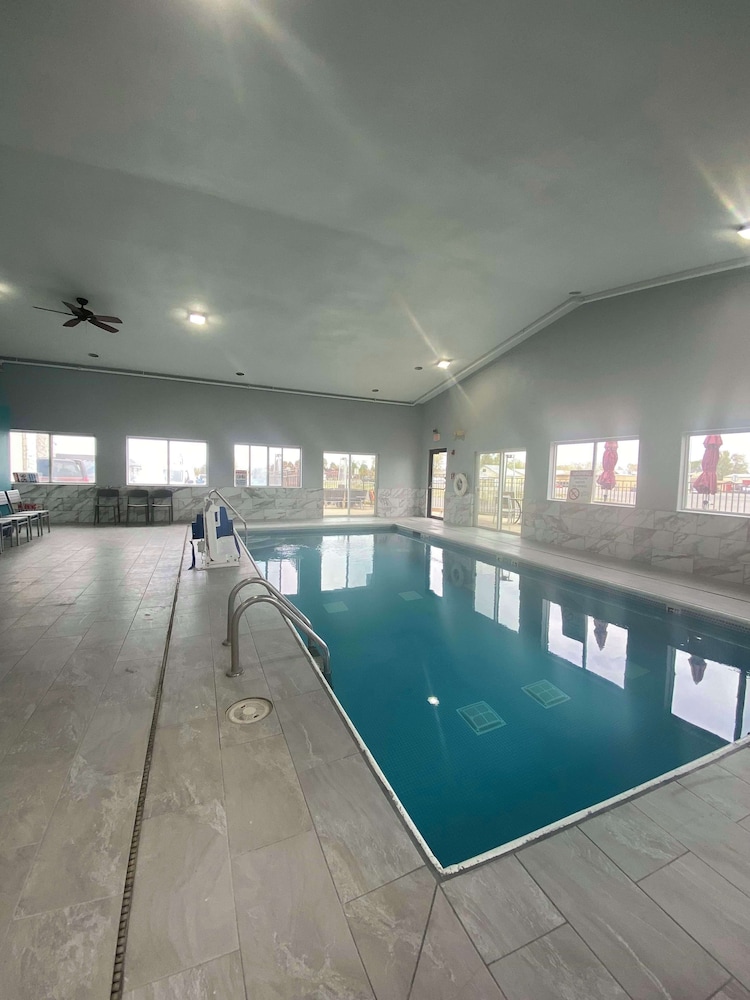 swimming pool spa