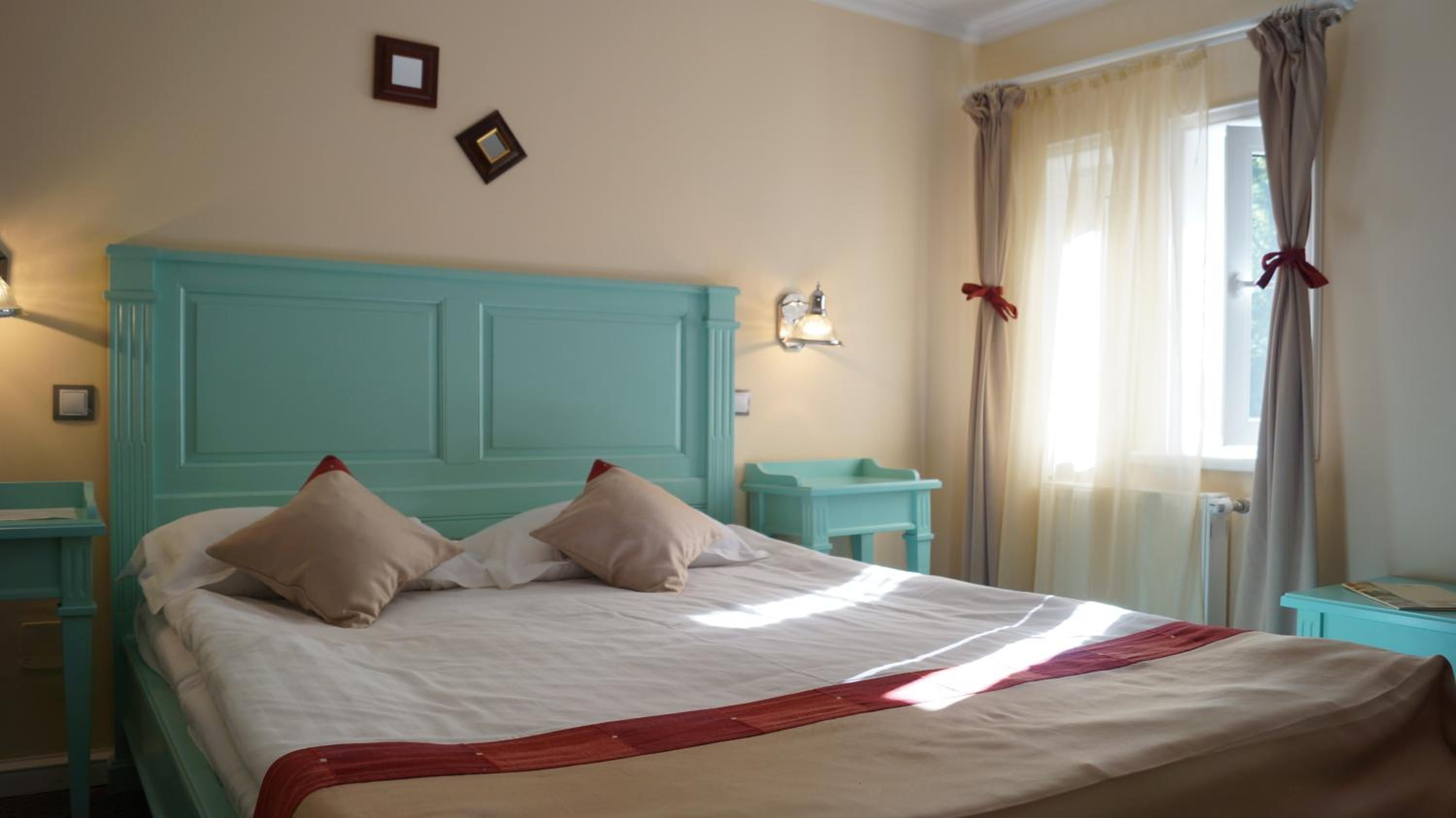 Superior, Twin Beds