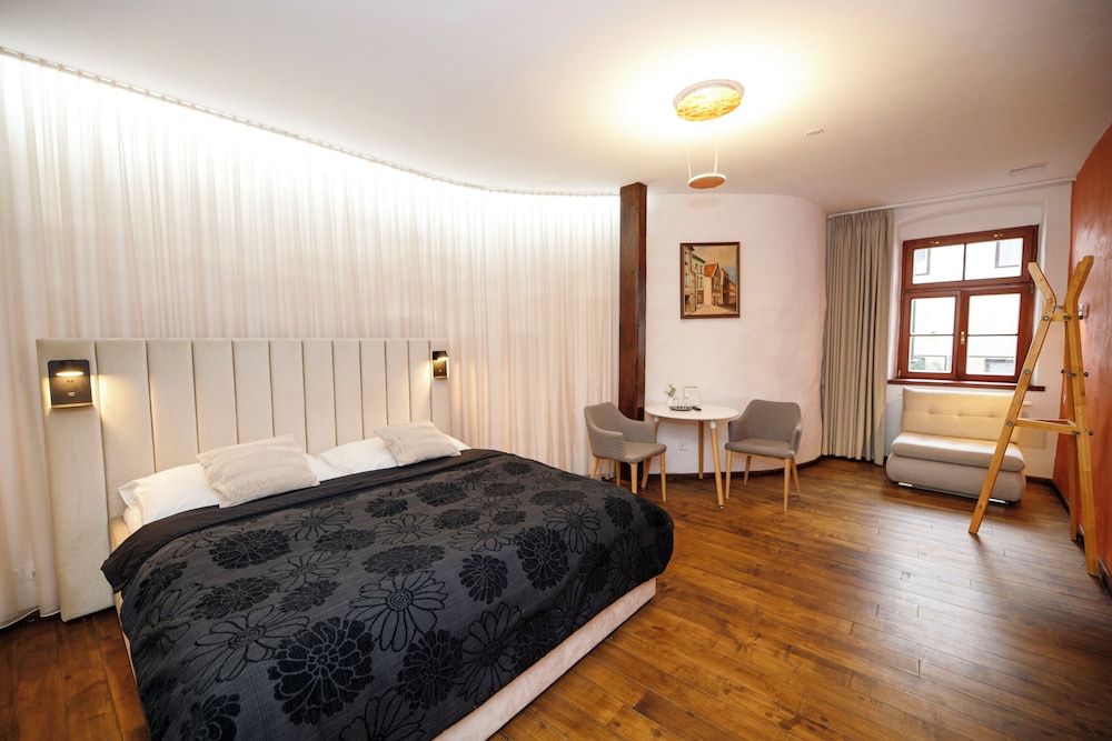 Hotel-Restaurant Svamberský Dum 50/83