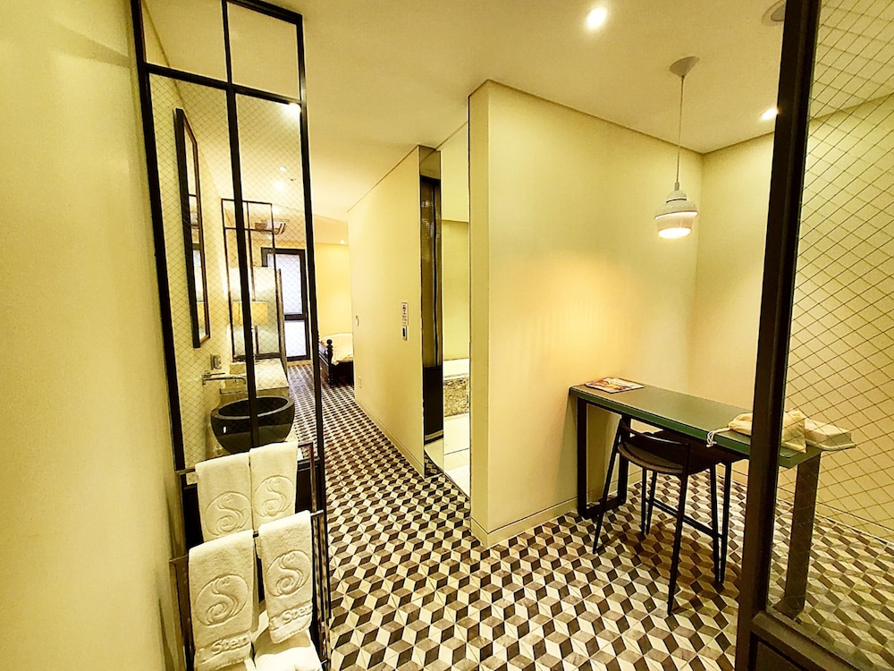 Hotel Stendhal 33/72
