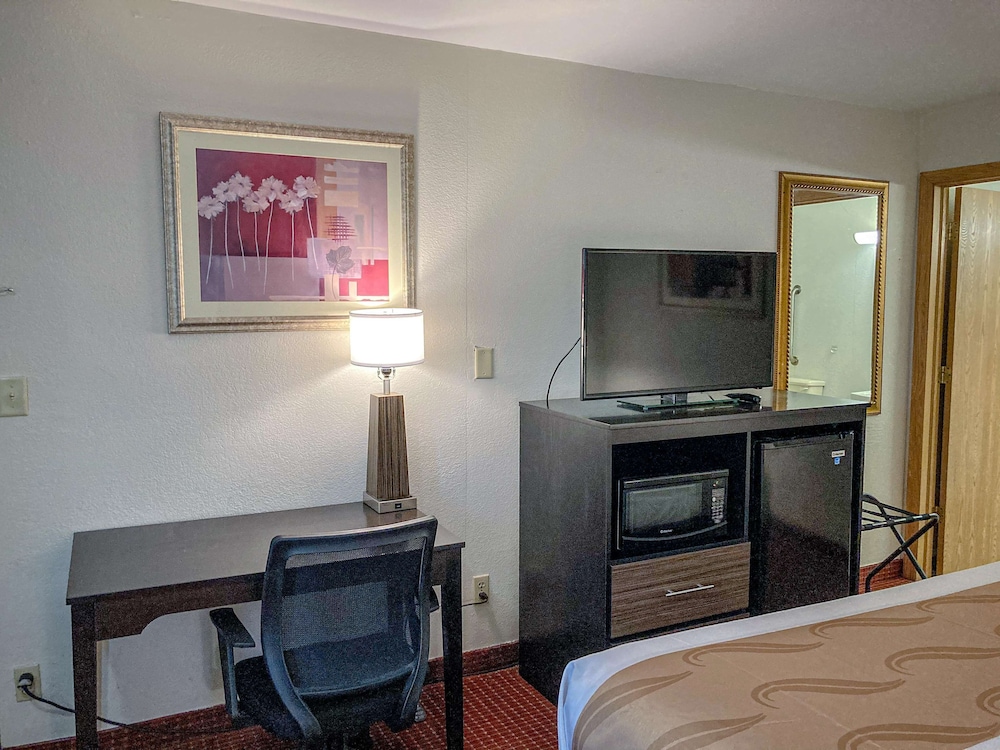Motel6 Elkhart, IN 39/54