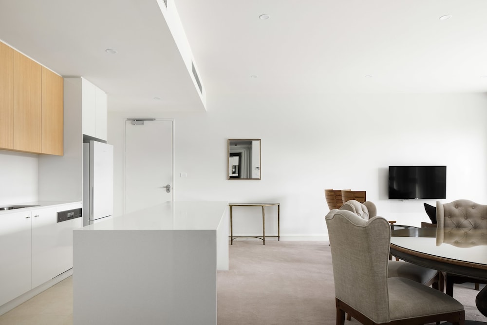 Knightsbridge Canberra 47/61