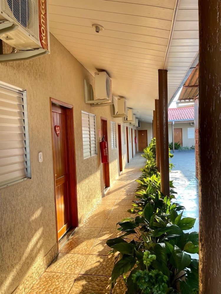 Estancia Hotel 5/57
