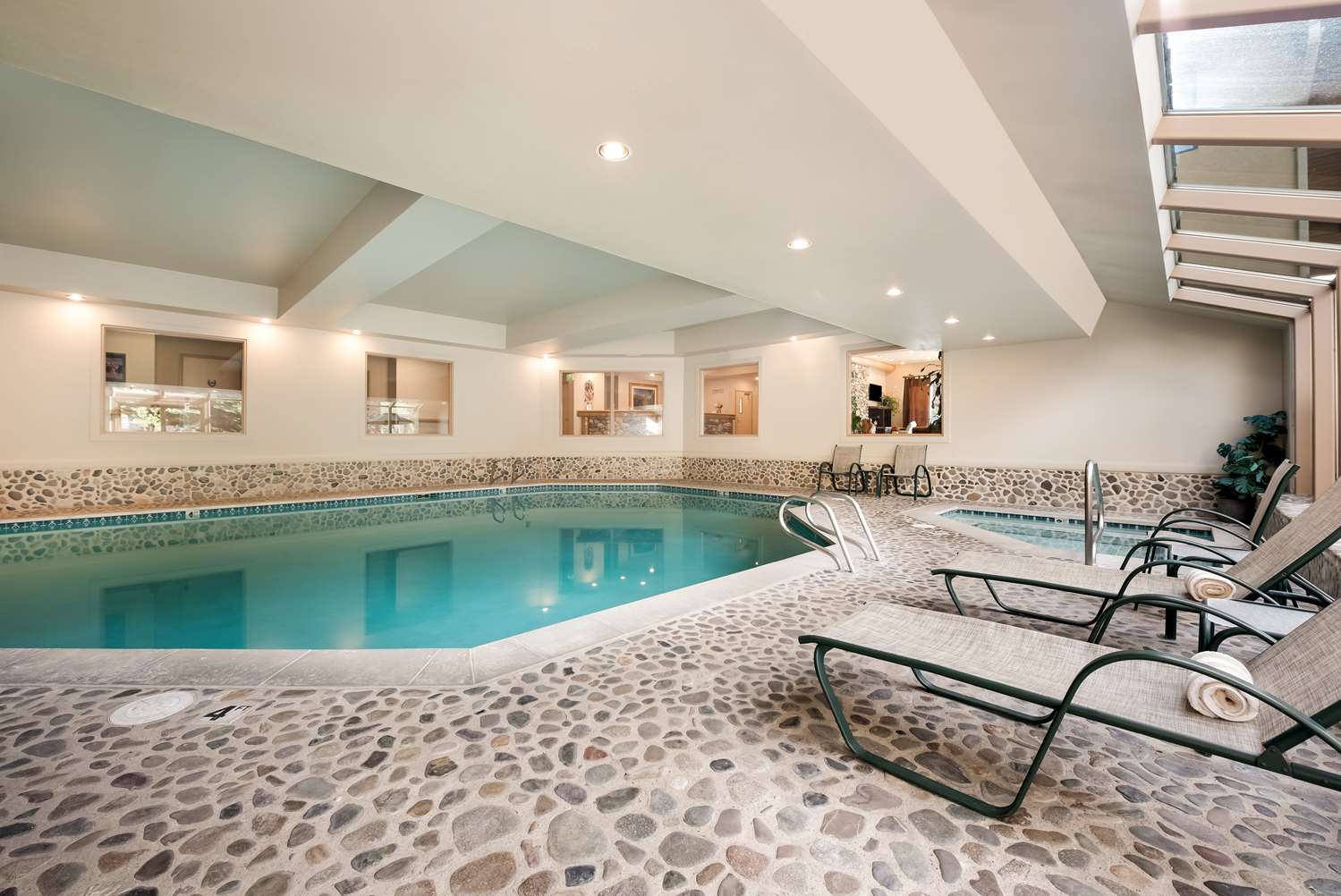 Best Western Plus Kentwood Lodge 5/8
