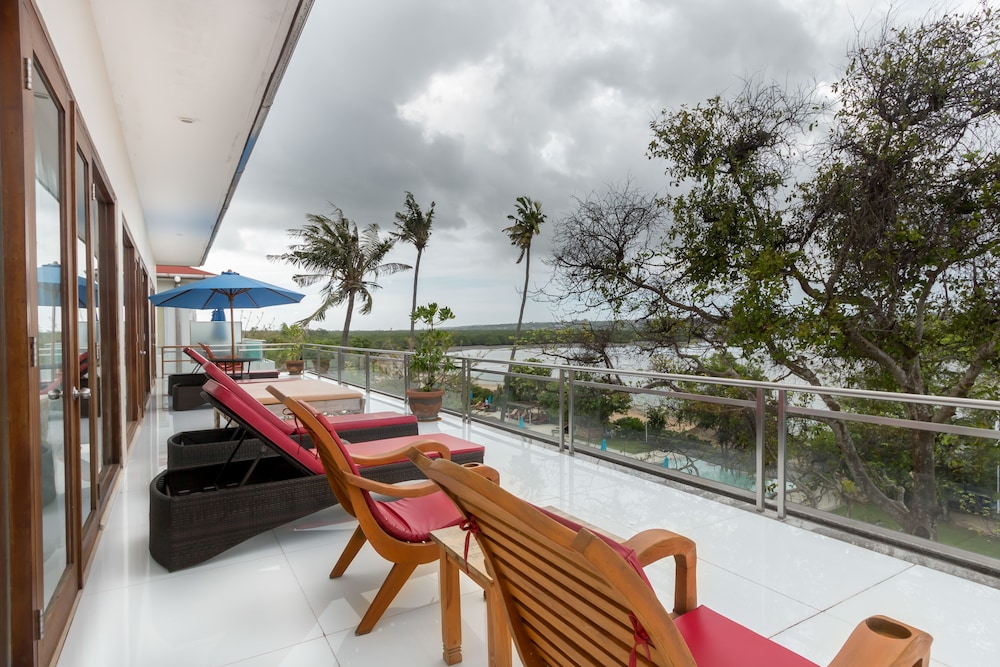 Peninsula Bay Resort 24/50