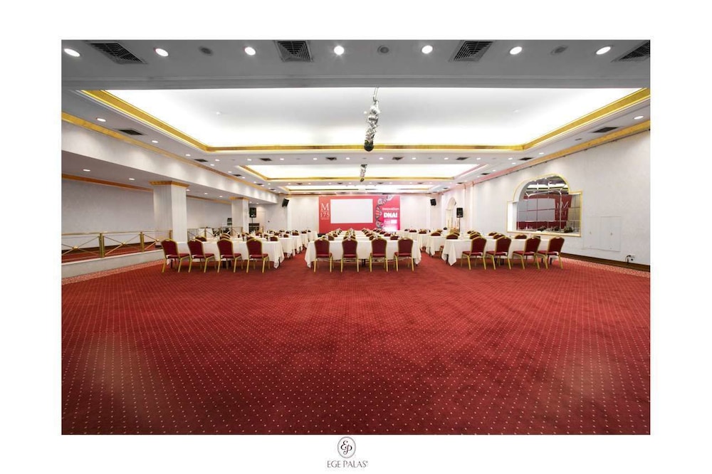 Ege Palas Business Hotel 6/66