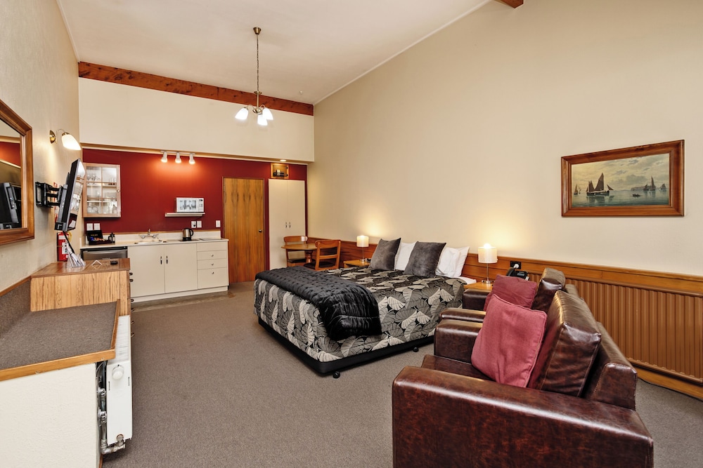Balmoral Lodge Motel 45/59