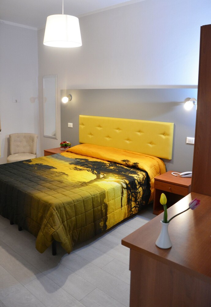 City Hotel 17/50