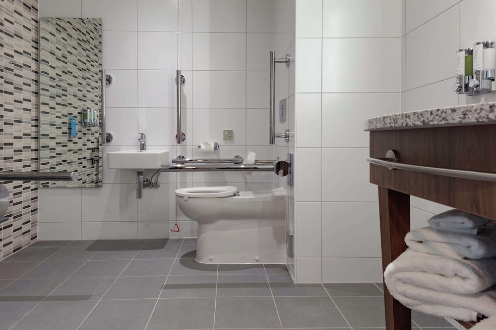Hampton By Hilton Edinburgh Airport 14/56