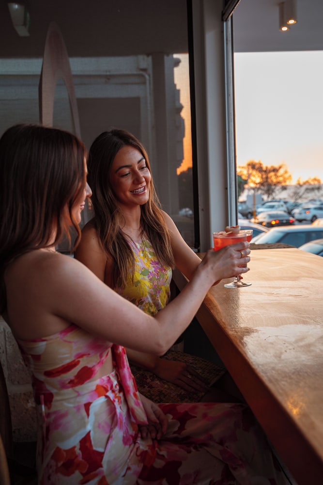 Cottesloe Beach Hotel 10/68