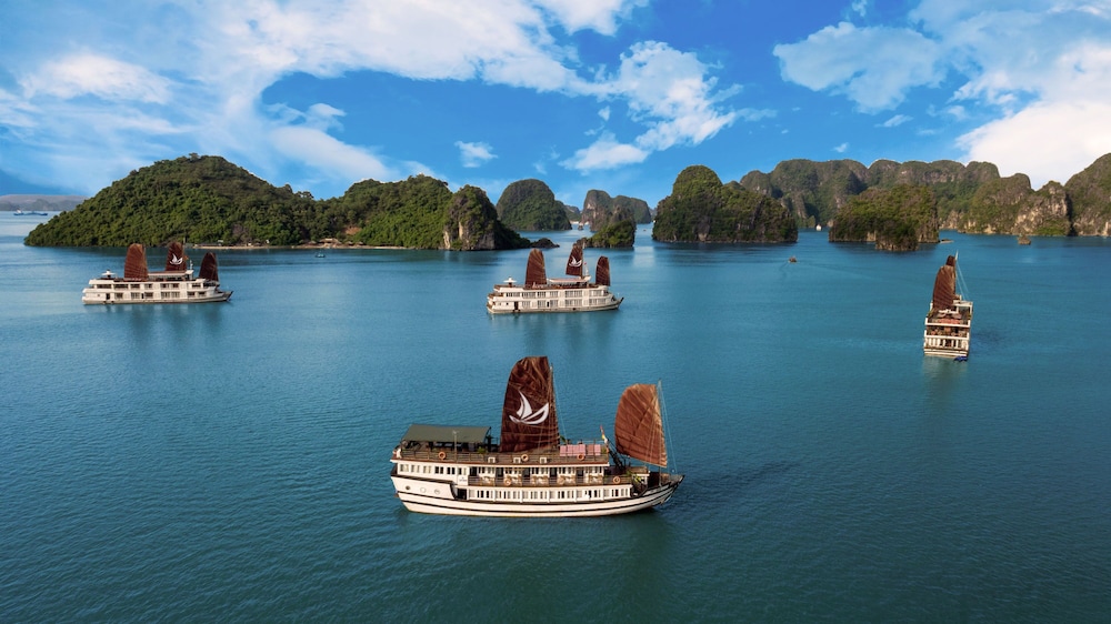 Omina Hanoi Hotel 48/50