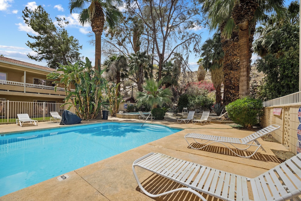 Sol Springs Inn 46/50