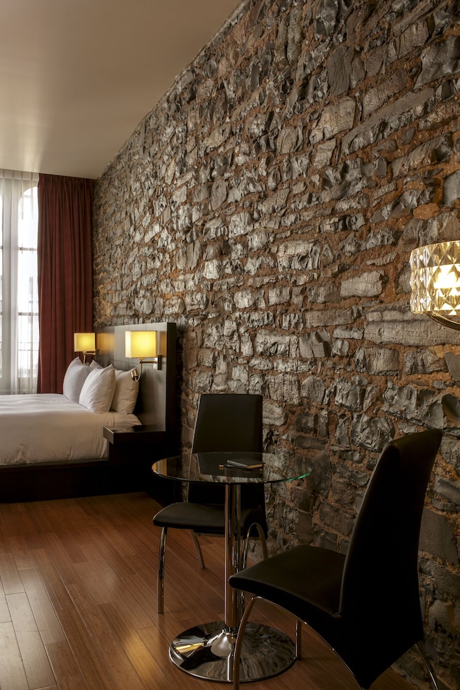 Le Petit Hotel 46/58