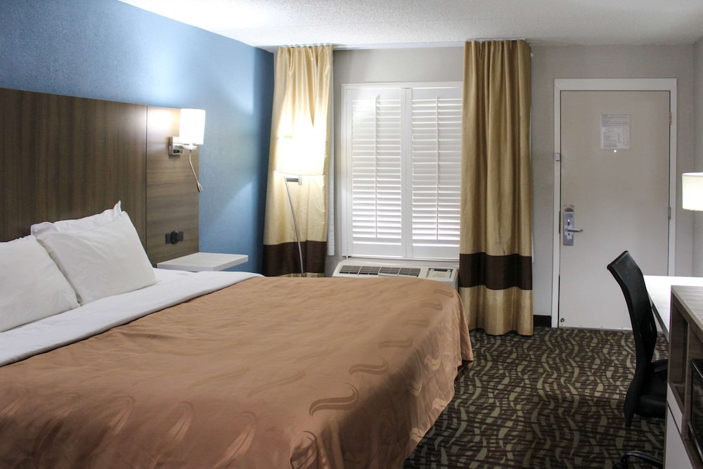 Quality Inn Athens I-65 / Huntsville Area West 17/31