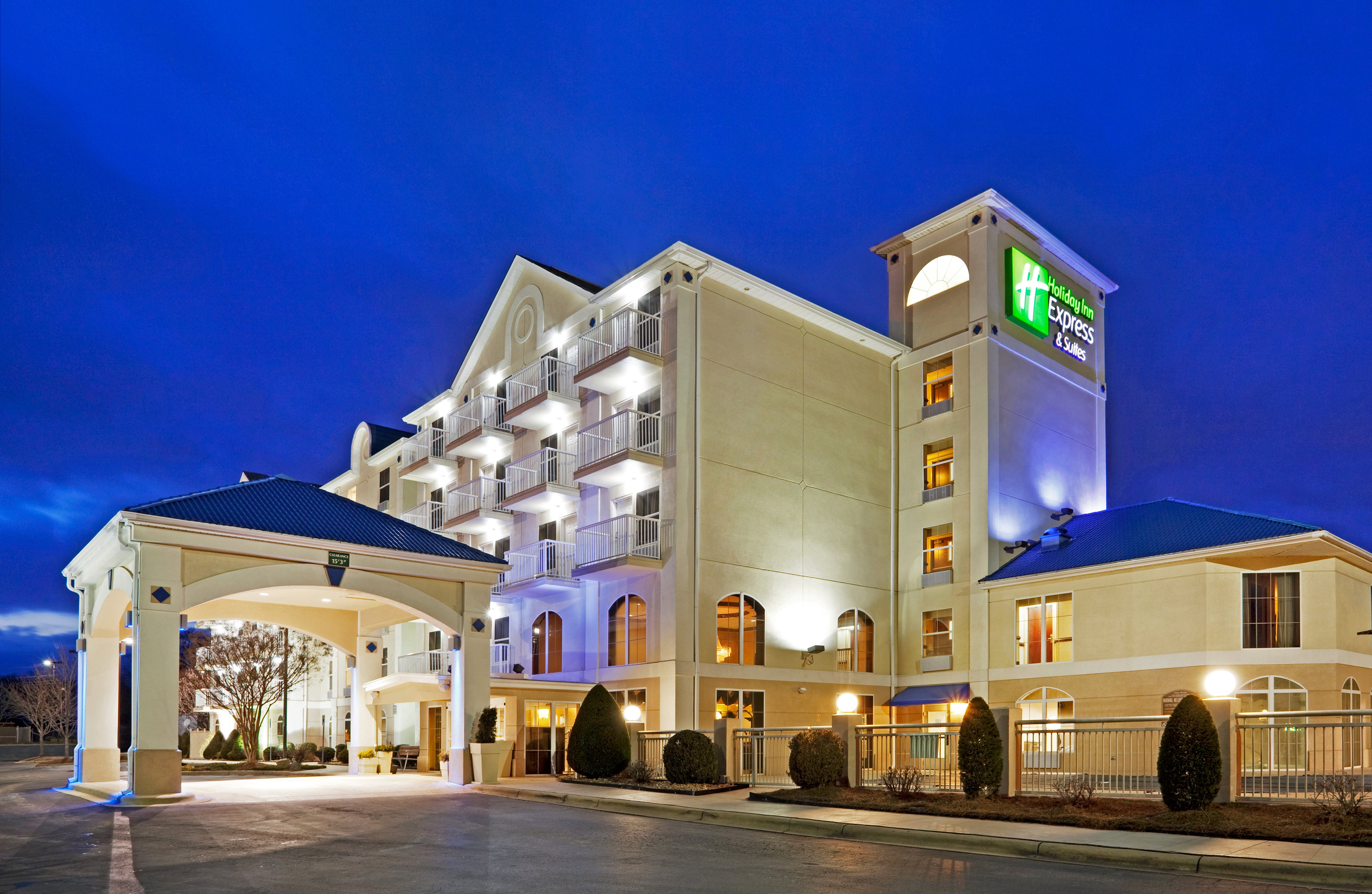 Holiday Inn Express & Suites Asheville SW - Outlet Ctr Area 2/34