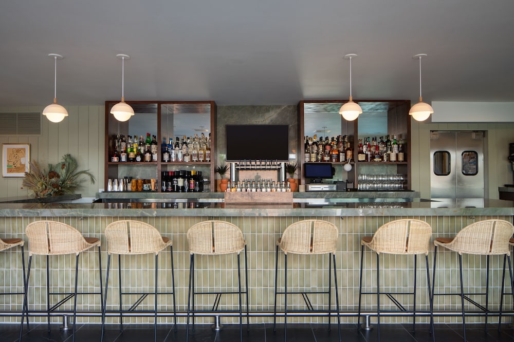 The Pearl Hotel 55/64