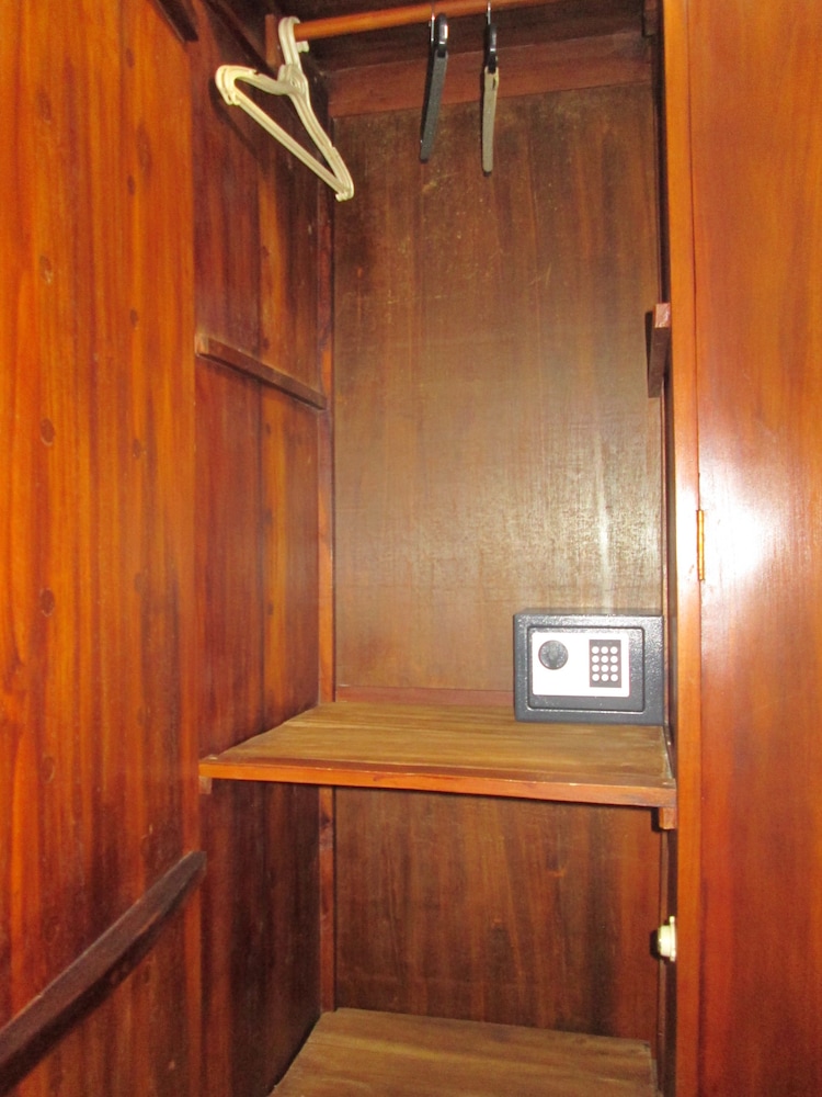 Raja Beach Hotel 26/50