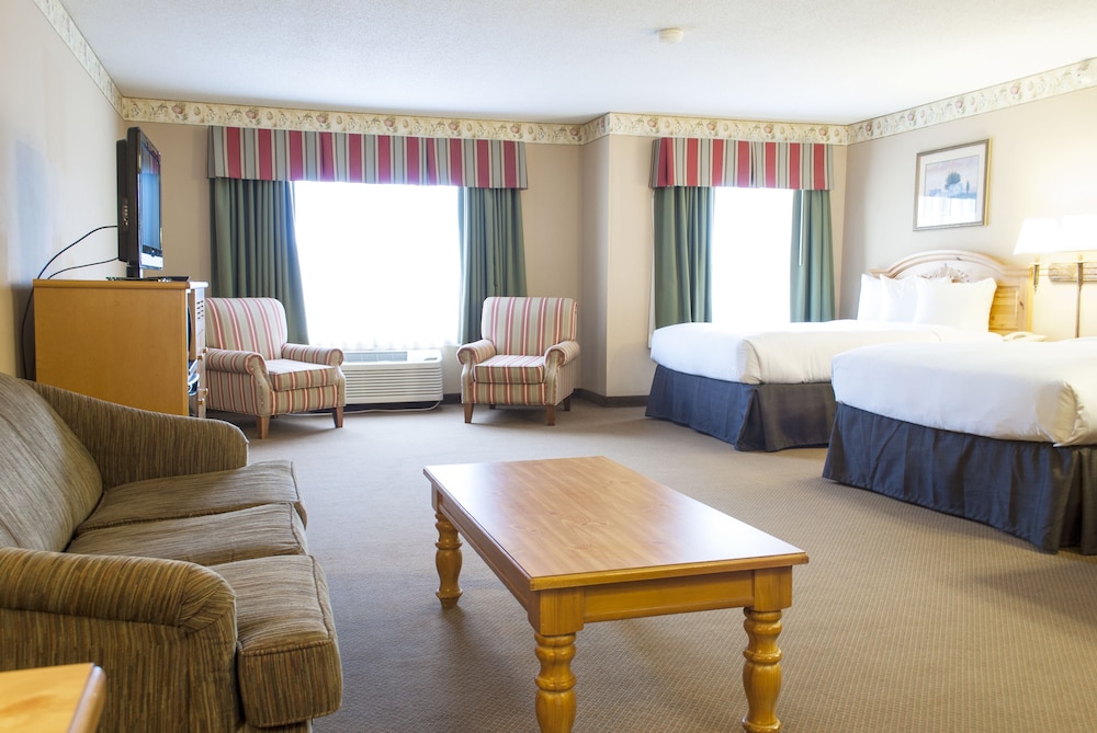 Country Inn & Suites by Radisson, Cedar Falls near University 13/39