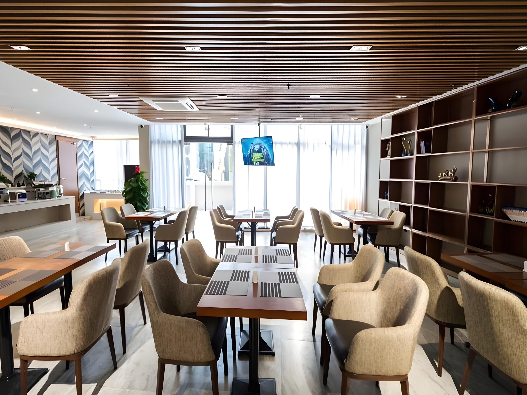 VX Wuxi Jiangyin Xiangshan Road Gym Hotel 17/23